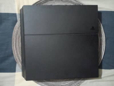 PS4 Fat 1TB Jailbreak – 2 Controllers – 14 Games Installed 