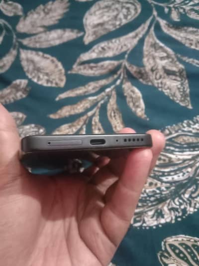 Redmi Note 13 8/256 in mint condition urgent sale