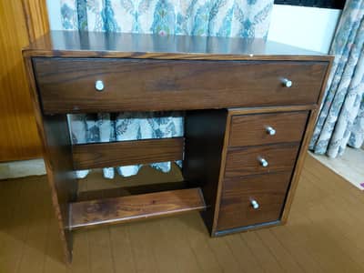 Study desk table on sale  at low price