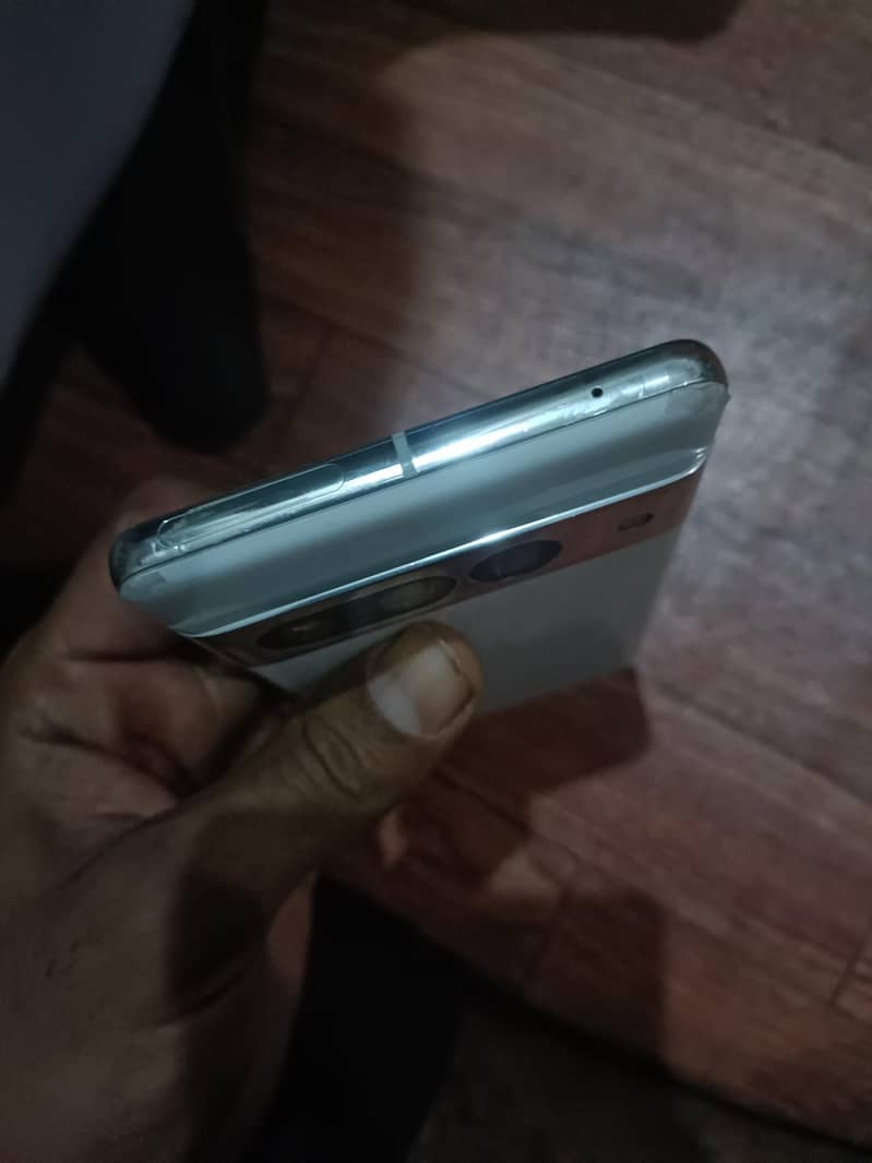 Google pixel 7 pro 4