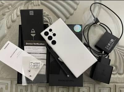 Samsung Galaxy S22 Ultra 12/512 Complete Box urgent sale contact OLX