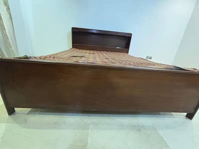 queen size bed with mattress