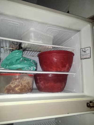 Dawlance Refrigerator. Fast Cooling Large Storage