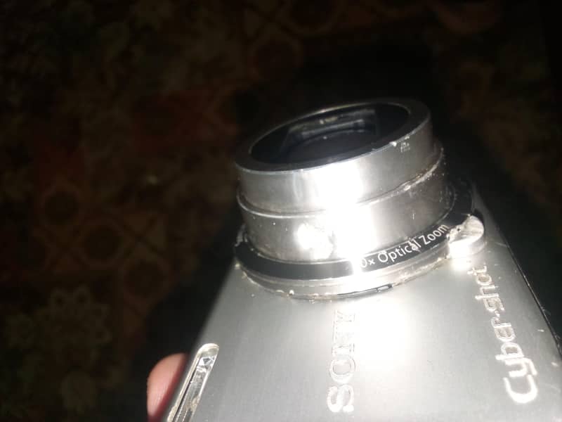 Sony digital camera 9