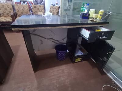 1 large office tabel,1 medium office tabel,1 wheel office chair