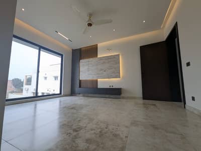 1 Kanal Luxury House For Sale in Reasonable Demand | Lake City Lahore