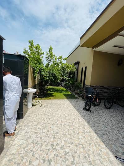 1 Kanal Brand New Upper Portion Available For Rent