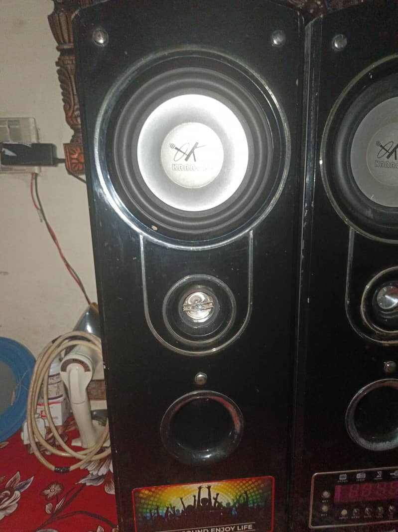 Speakers Audionic 4