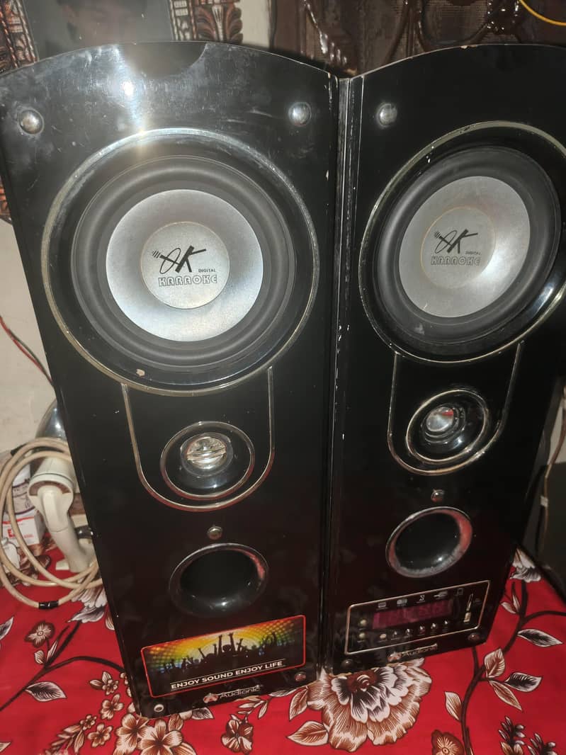 Speakers Audionic 5