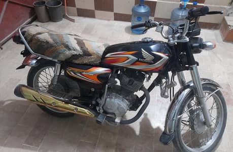 Honda 125 Black 2022 registered