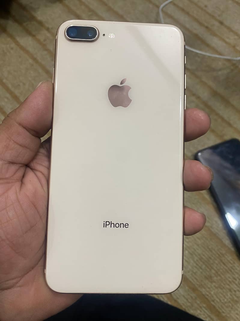 Apple iPhone 8 Plus 2