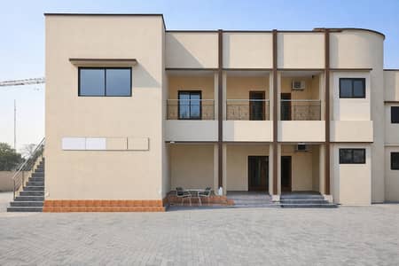 4 Kanal Commercial Building For Rent