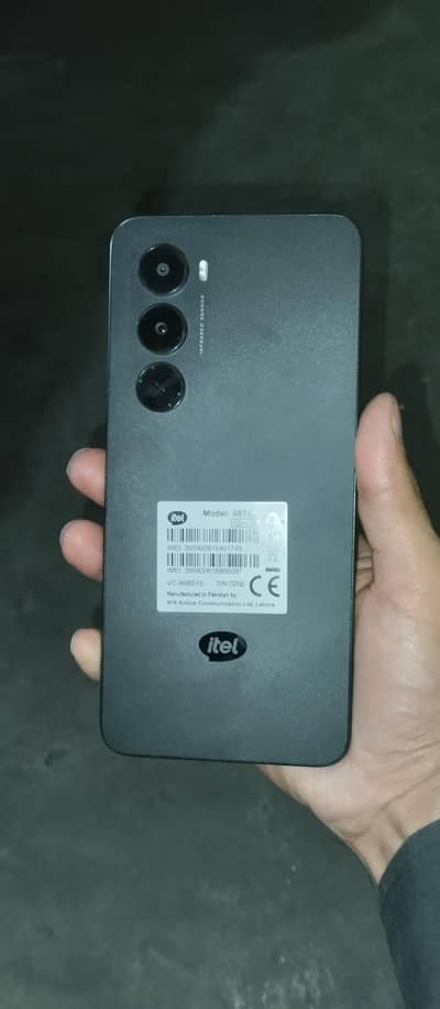 itel A100 4+4/128