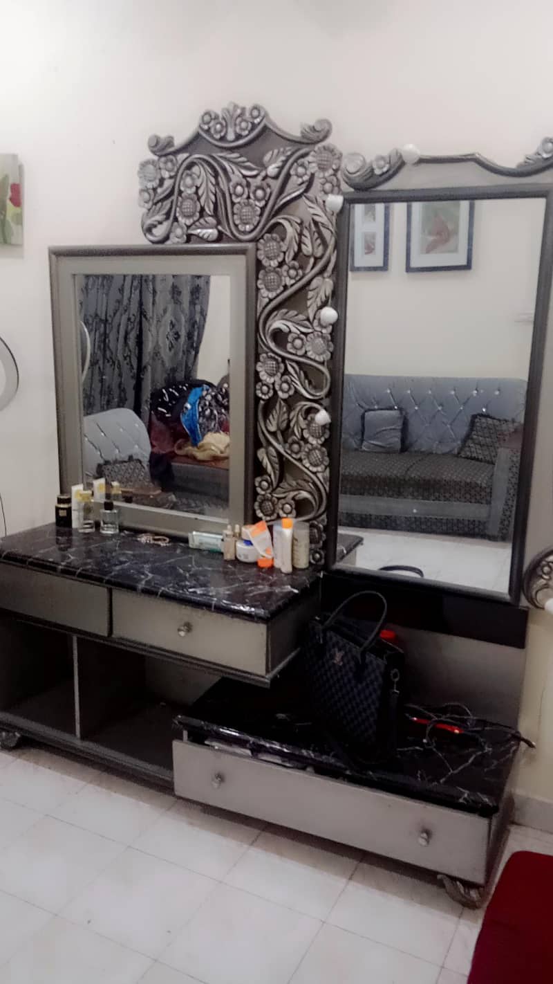 dressing table 0
