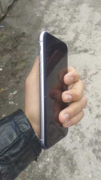 iPhone 11 For Sale And Exchange With iPhone 12