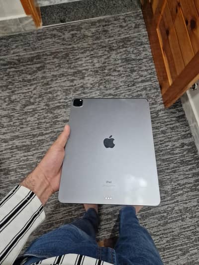 ipad pro M1, 12.9 inches, 5th gen