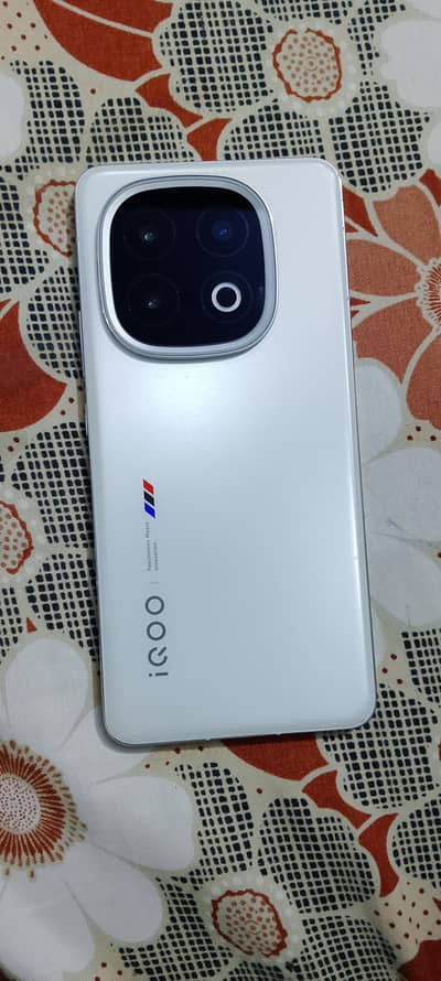 Vivo iqoo 13