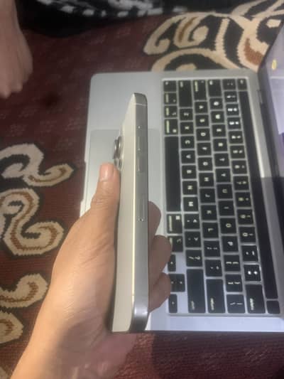 Iphone nonpta 15 pro titinieum