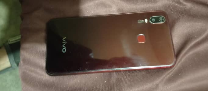new hi ha  vivo y11 3 32 with box hang nhi hota total genuine