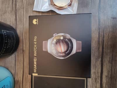 Huawei Watch 4 Pro Esim AeroSpace Grade Titanium leatherbelt with Box.