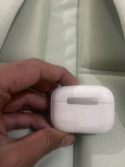 Apple Airpods Pro (Original) slight issue in right pod