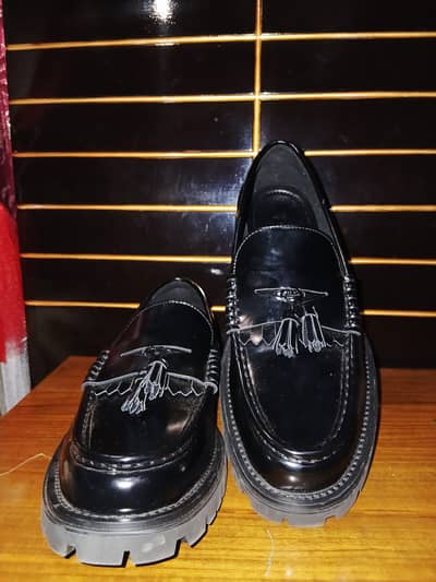 wamt to sell h&m branded shoes