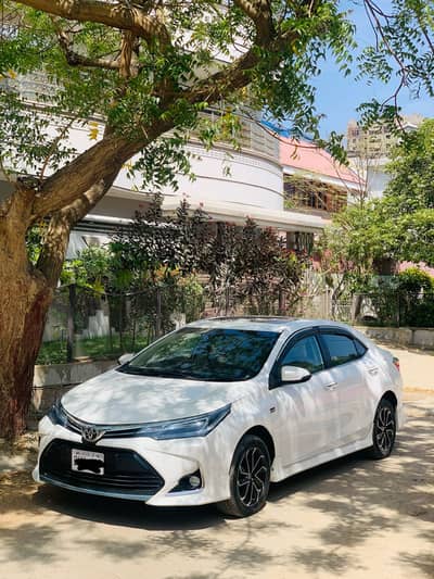 Toyota Corolla Altis Grande 1.8 New Rim beige Interior.