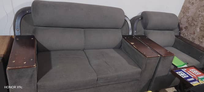 6 seater sofa in very  good condition