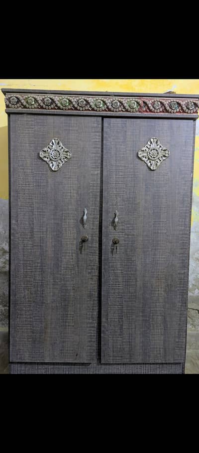 2 door cupboard