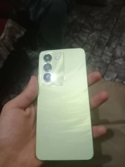 vivo y100