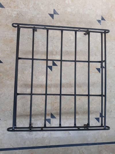ROOF CARRIER AVAILABLE FOR SALE WITH EXCELLENT CONDITION IN SOAN GARDN