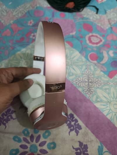 Beats solo 3 headphones • Barely used •as good as new •