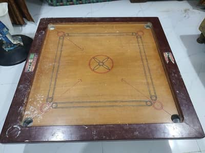 Carrom board