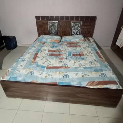 Complete Furniture in Mint Condition Need Slight Repair