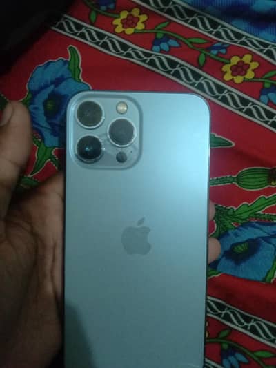 iphone 13 pro max in a brilliant condition