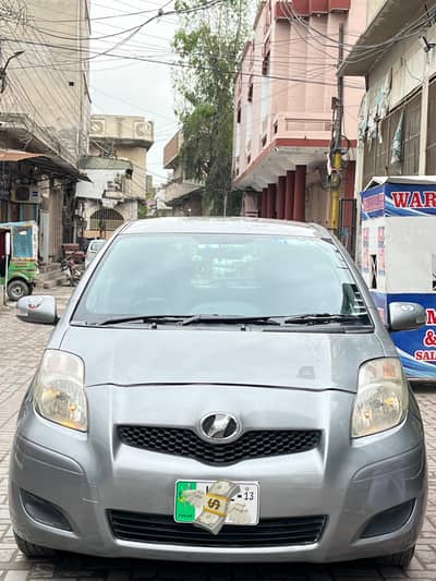 Toyota vitz 10/13