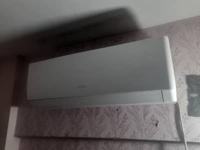 Gree 1 Ton Air Conditioner for Sale – Good Condition