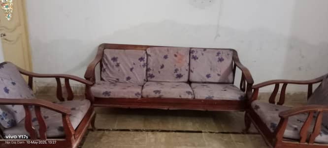 Sofa set in good conditon for sale urgent