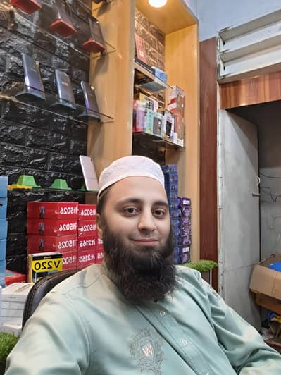 35 years experience all rounder is avaible