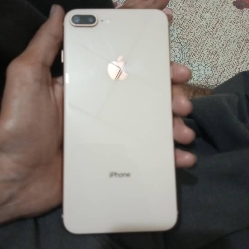 iPhone 8 Plus 0