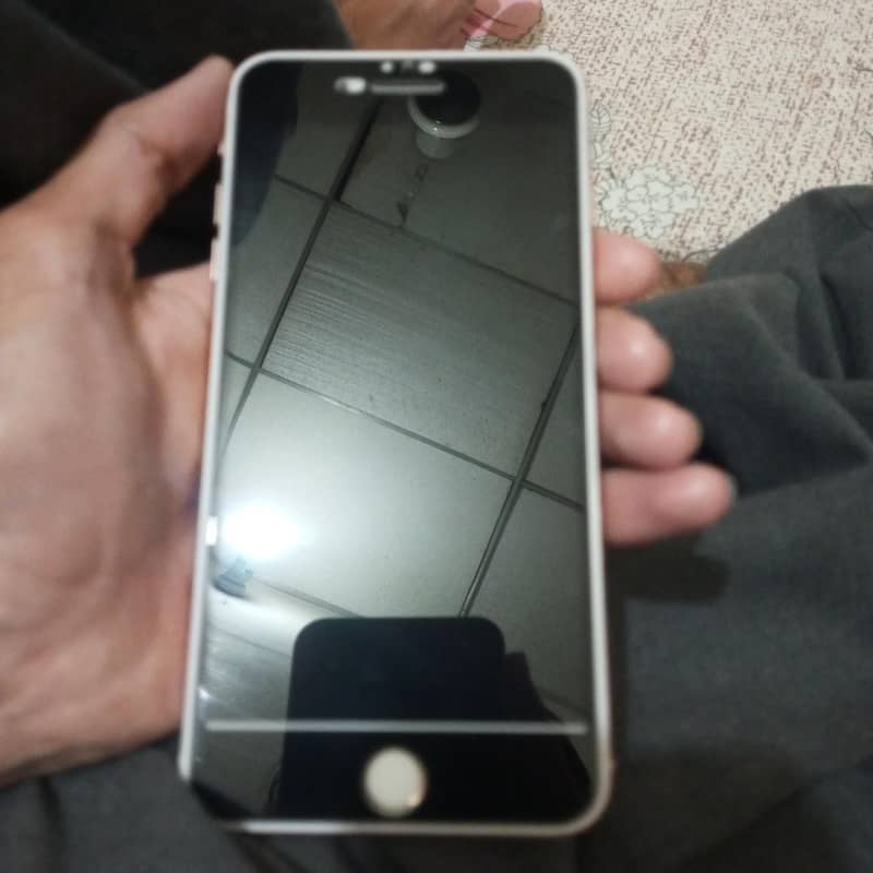 iPhone 8 Plus 2