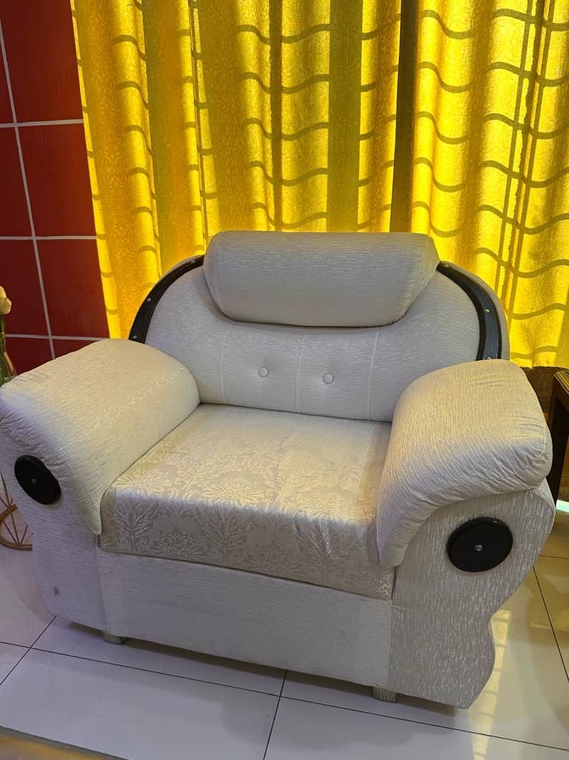 Sofa set available 2