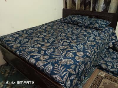 AoA Double bed ha full wood wala or Sath mattress bhi ha Sath