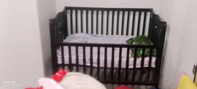 baby cot