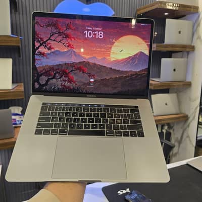 Macbook pro cto model 2019 15inch 32/512 i9 5.5 graphic