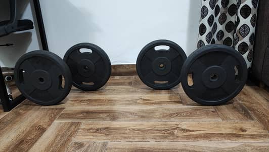 (10kg×4) 40 kg total Rubber Barbell Plates only 4 pcs left