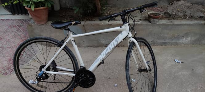 hybrid sports cycle with gears