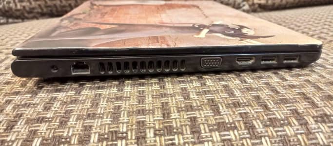 dell vostro 14-3468 core i7 7th generation 512 SSD 8 gb RAM