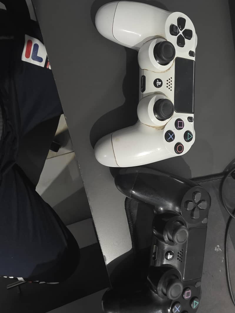 both original controllers 0