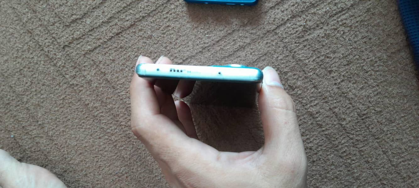 Techno Camon 40 Pro 4